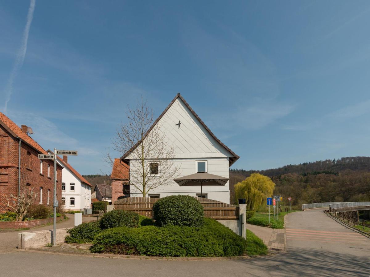 Modern Holiday Home Near River In Amelgatzen Emmerthal Room photo